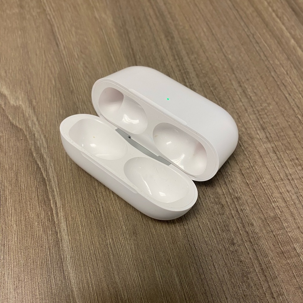 Airpod pro 2 charging case